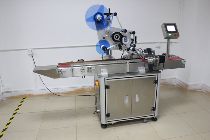 Automatic Corners Labeling Machine for Small Box Cartons