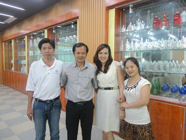 Vietnam Customer Visiting And Training On The <a href='automatic-screen-printer-58-1.html' title='Automatic Screen Printing Machine'>Automatic Screen Printing Machine</a> On Glass Cups