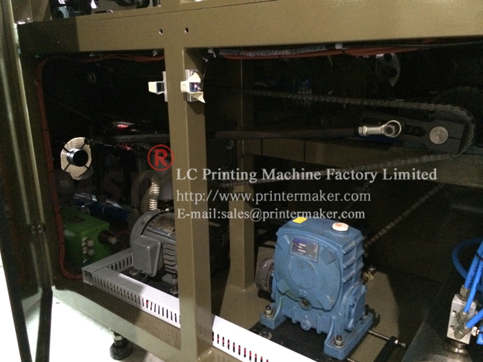 Fully Automatic UV Silk Screen Printing Machine on Sport Bottles