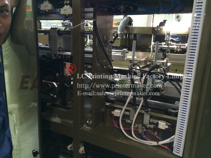 Fully Automatic UV Silk Screen Printing Machine on Sport Bottles