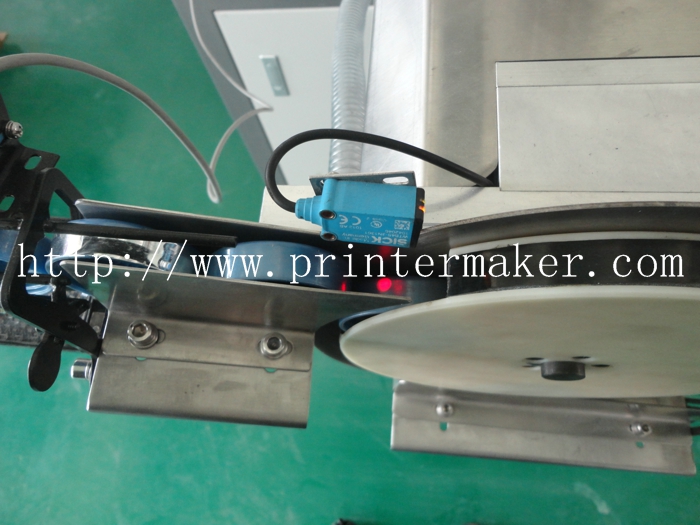 Automatic Rolling Hot Stamping Machines on Plastic Caps