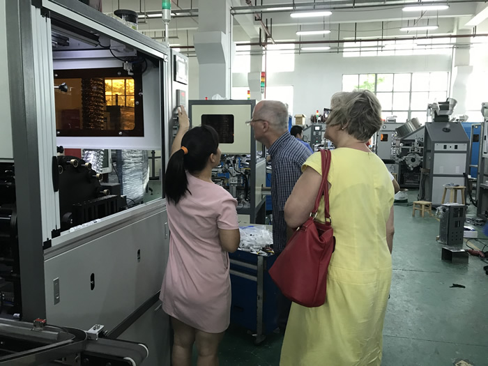  Customer from Poland come to check and his automatic silk screen printing machine 